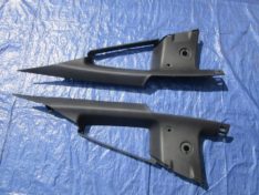 Ford Mustang V 2011 Lift BOCZEK OSŁONA GÓRNA BAGAŻNIKA