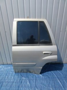 Chevrolet Trailblazer 2001 DRZWI LEWE TYŁ KOMPLETNE