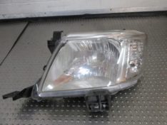 TOYOTA HILUX VII 2012 LAMPA LEWY PRZÓD ANG