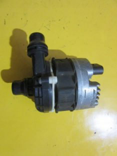 Mercedes DODATKOWA POMPA WODY