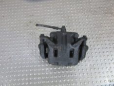 Nissan Qashqai J10 2008 ZACISK HAMULCOWY PRAWY PRZÓD