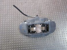 Ford Mustang VI GT Lift 5.0i 2022 ZACISK HAMULCOWY LEWY PRZÓD