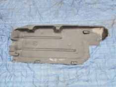 Chevrolet Volt 2013 OSŁONA PŁYTA DOLNA PODWOZIA PRAWA