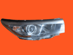 TOYOTA HIGHLANDER III 2016 LAMPA PRAWA PRZÓD