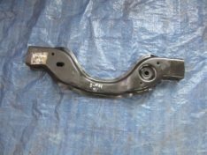 Isuzu D-Max II 2.5D 2013 BELKA ŁAPA MOCOWANIE PODPORA SKRZYNI