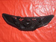 NISSAN QASHQAI J11 ATRAPA GRILL KRATKA