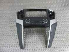 Mitsubishi L200 2022 PANEL KLIMTYAZCJI + RAMKA OBUDOWA RADIA EU
