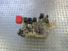 Sequoia 4.7i 2001 SKRZYNKA PUSZKA BEZPIECZNIKÓW