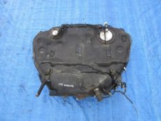 Subaru Tribeca B9 3.0i 06 ZBIORNIK PALIWA BAK KPL