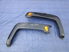 Hummer H3 2007 LISTWA NAKŁADKA BŁOTNIKA PRZÓD + KIERUNEK