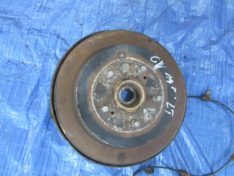 SUZUKI GRAND VITARA II 2013 ZWROTNICA LEWA TYŁ Z ABS