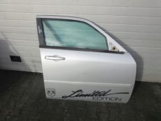 Dodge Magnum 2006 DRZWI PRAWE PRZÓD KOMPLETNE