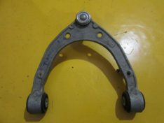 Volkswagen Touareg II 7P WAHACZ PRZÓD GÓRNY