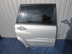 SUZUKI XL 2004 DRZWI PRAWE TYŁ KPL