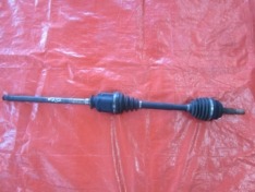 TOYOTA RAV4 II 2.0D 2003 PÓŁOŚ PRAWA PRZÓD