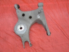 LAND ROVER DEFENDER 3.0D 2023 WAHACZ PRAWY TYŁ