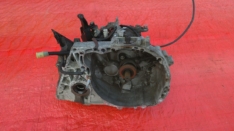 DACIA DUSTER I 1.6i 2014 SKRZYNIA BIEGÓW MANUAL 8200786557 JR5380