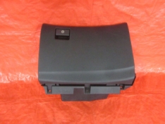 NISSAN PATHFINDER R52 SCHOWEK PASAŻERA