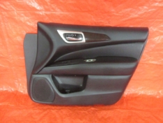 NISSAN PATHFINDER IV R52 BOCZEK OSŁONA DRZWI PRAWY PRZÓD KPL